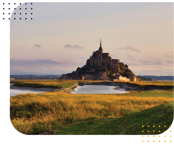 Taxi Olympe devant le Mont-Saint-Michel pour réservation rapide